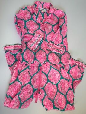 Gretchen Scott Designs Pajama Set in the
"Indian Summer" pink and teal print